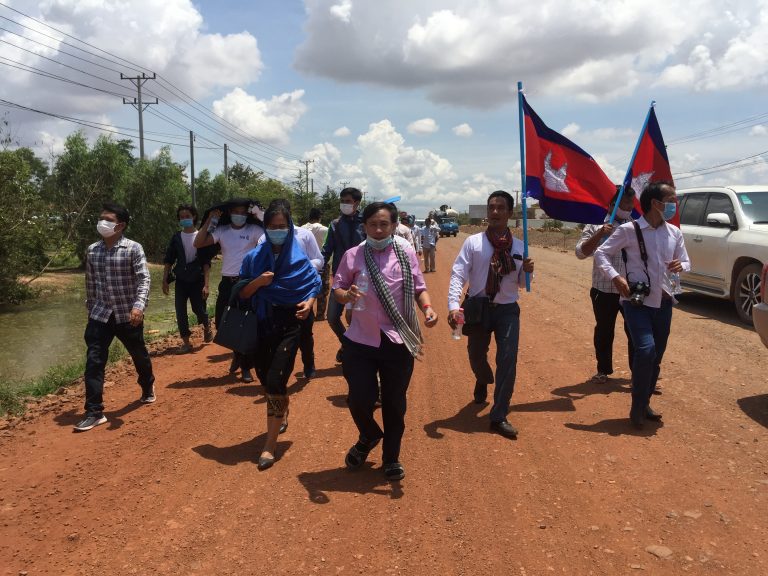 អាជ្ញាធរខេត្តតាកែវ​រារាំងប្រជាពលរដ្ឋទៅ​ចូលរួមពិធីបុណ្យខួ​ប​បួន​ឆ្នាំ​របស់​លោក កែម ឡី