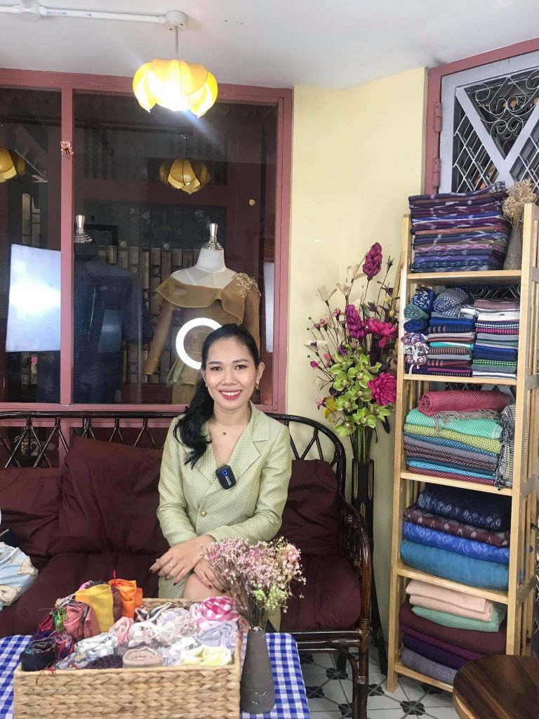 Q & A ជាមួយពាណិជ្ជករសូត្រអំពីគុណភាពសូត្រក្នុងស្រុក និងសូត្រនាំចូល