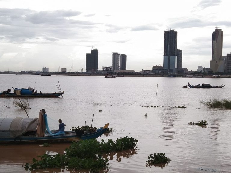 ធនាគារពិភពលោកថា សេដ្ឋកិច្ចកម្ពុជាកំពុងតែងើបឡើងវិញជាបណ្តើរៗ បន្ទាប់ពីការថយចុះឆ្នាំមុន