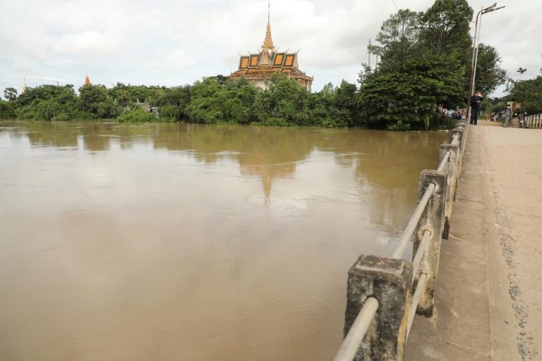 រដ្ឋបាលខណ្ឌដង្កោអំពាវនាវឱ្យពលរដ្ឋតាមសណ្តស្ទឹងព្រែកត្នោតប្រុង​ប្រយ័ត្ន​ពី​ទឹក​ដែលកំពុងហក់ឡើងខ្ពស់