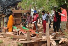 សកម្មភាពព្រះសង្ឃនិងក្រុមយុវជនចុះសិក្សាអំពីផលប៉ះពាល់នៃអាជីវកម្មរ៉ែមាស នៅភូមិត្រពាំងទន្ទឹម ស្រុករវៀង ខេត្តព្រះវិហារ កាលពីថ្ងៃទី១៧-២០ ខែមីនា ឆ្នាំ២០២៣។