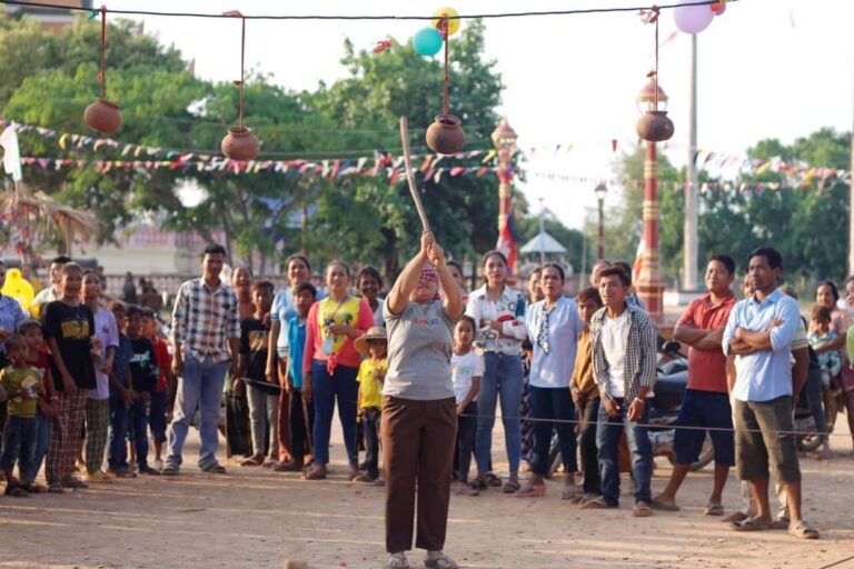 បទយកការណ៍៖ យុវជនខ្លះបារម្ភបាត់បង់ល្បែងប្រជាប្រិយខ្មែរ ខណៈមន្រ្តីថាកំពុងខិតខំការ​ពារ