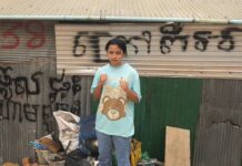 បទយកការណ៍៖ យុវតីជាកម្មការិនីរោងចក្រស្រមៃចង់ក្លាយជាអ្នកប្រដាល់គុនខ្មែរជម្រើសជាតិ