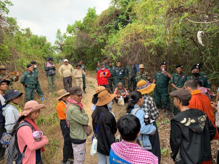 ក្រុមយុវជនថា អាជ្ញាធរខេត្តរតនគិរី តាមឃ្លាំមើល​និងសួរនាំ​​ខណៈពួកគេចុះ​ទៅមើលព្រំដែន​កម្ពុជា-វៀតណាម