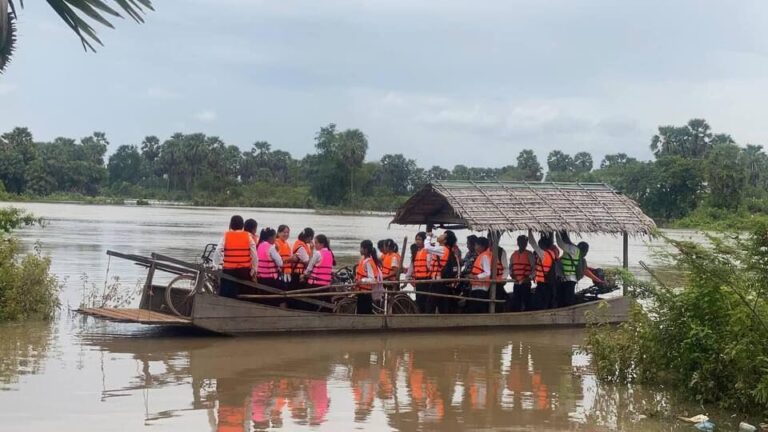 ពលរដ្ឋស្រុកសណ្តាន់ដាក់ក្តីបារម្ភពីសុវត្តិភាពពេលជិះទូកចម្លងខណៈការលិចទូកកើតឡើងញឹកញាប់​